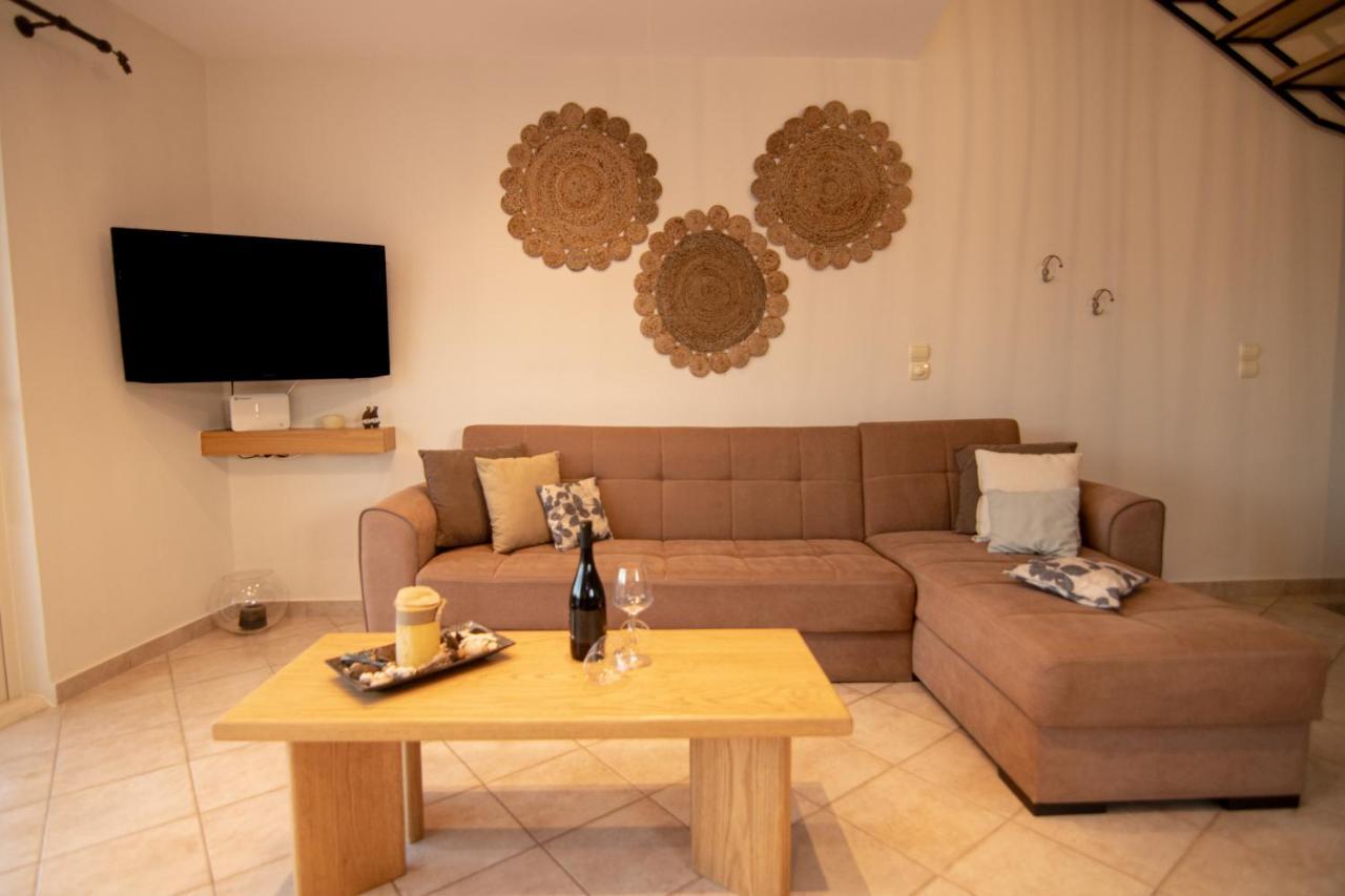 The Island House - Family Size Apt - Overlooking The Aegean - 3 Steps From The Beach Μόχλος Εξωτερικό φωτογραφία