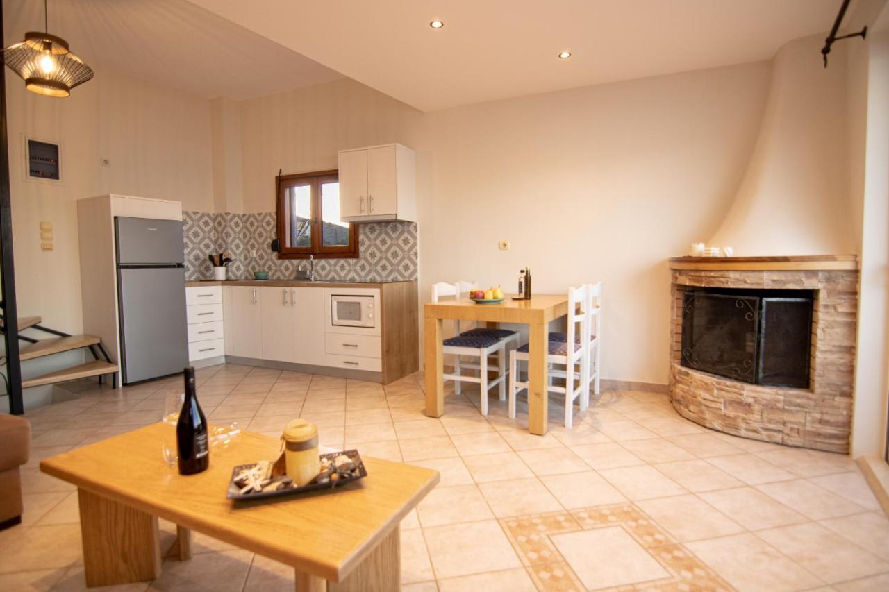 The Island House - Family Size Apt - Overlooking The Aegean - 3 Steps From The Beach Μόχλος Εξωτερικό φωτογραφία