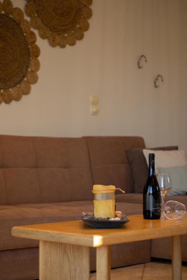 The Island House - Family Size Apt - Overlooking The Aegean - 3 Steps From The Beach Μόχλος Εξωτερικό φωτογραφία