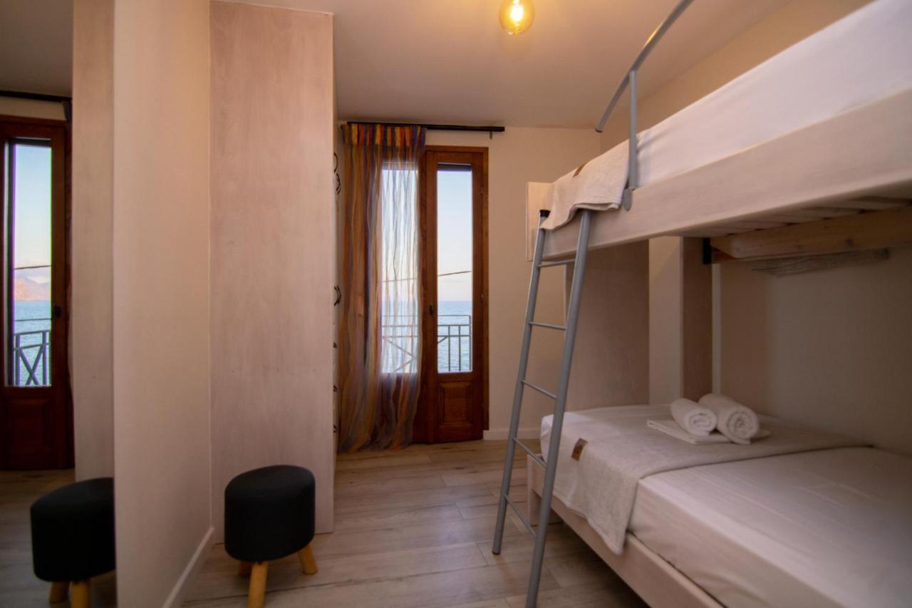 The Island House - Family Size Apt - Overlooking The Aegean - 3 Steps From The Beach Μόχλος Εξωτερικό φωτογραφία